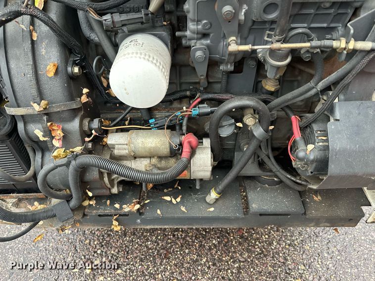 image for item EL0029 2004 Bobcat S250 skid steer loader