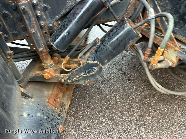 image for item EL0030 2010 International 7400 hook lift truck