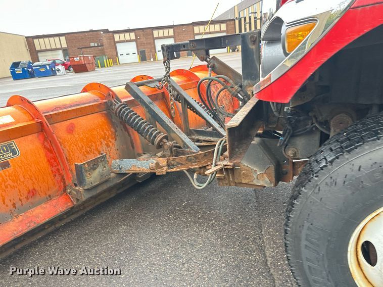 image for item EL0030 2010 International 7400 hook lift truck