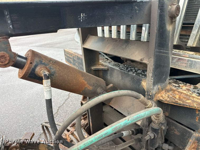 image for item EL0030 2010 International 7400 hook lift truck