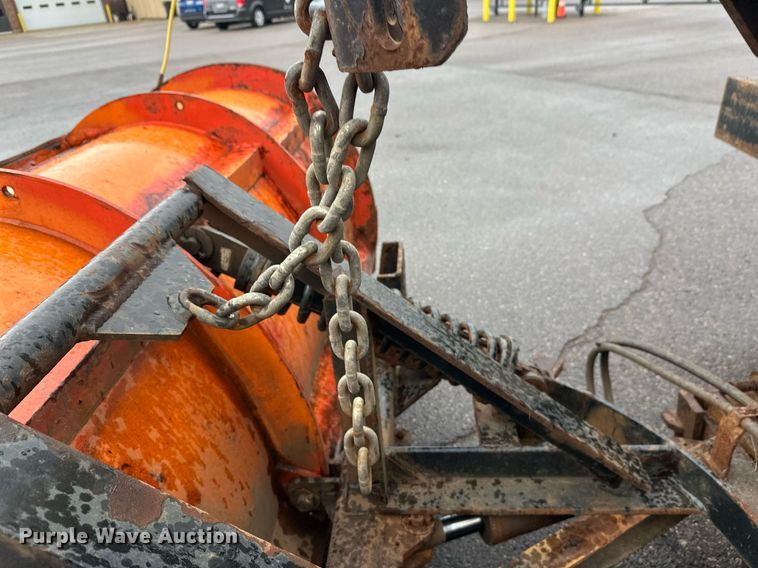 image for item EL0030 2010 International 7400 hook lift truck