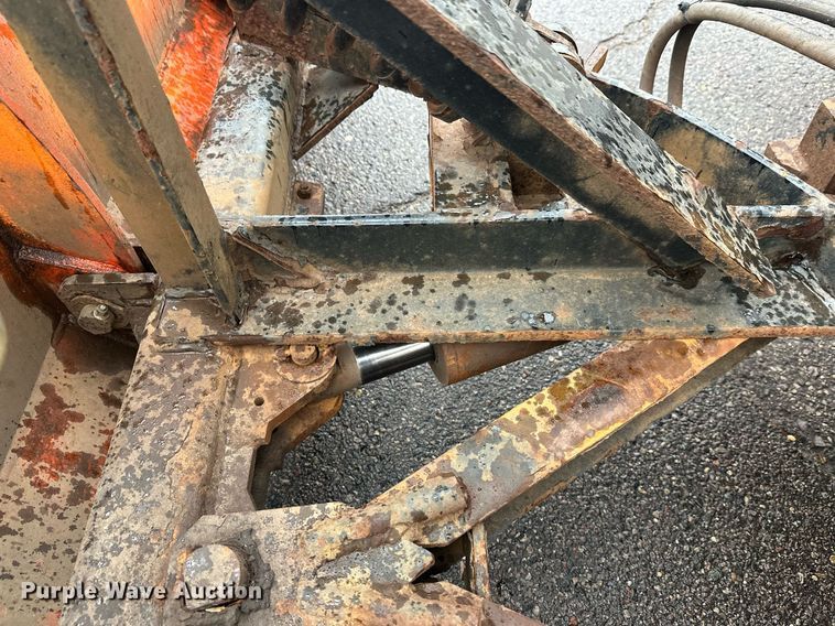 image for item EL0030 2010 International 7400 hook lift truck