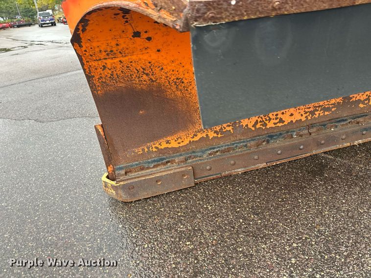 image for item EL0030 2010 International 7400 hook lift truck