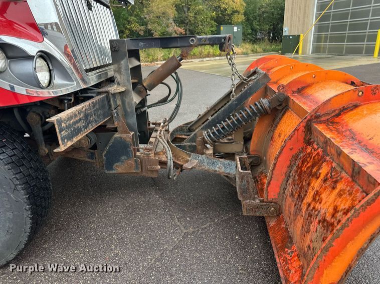 image for item EL0030 2010 International 7400 hook lift truck