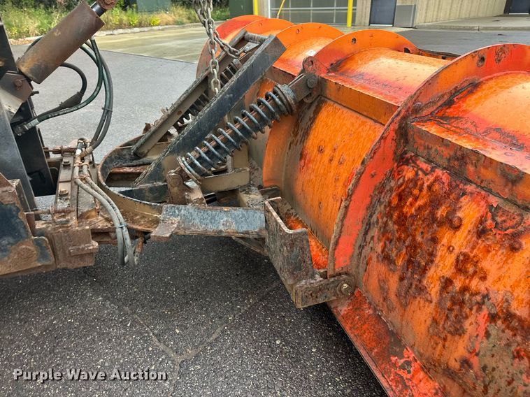 image for item EL0030 2010 International 7400 hook lift truck