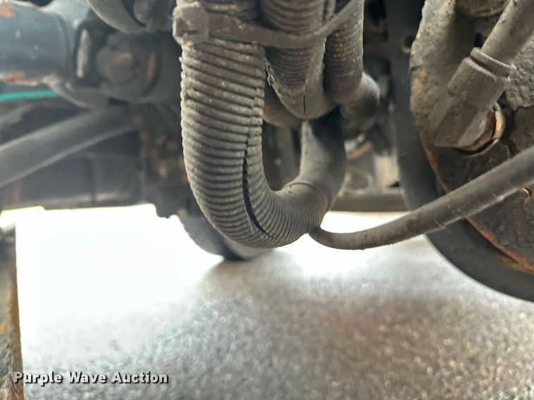 image for item EL0030 2010 International 7400 hook lift truck