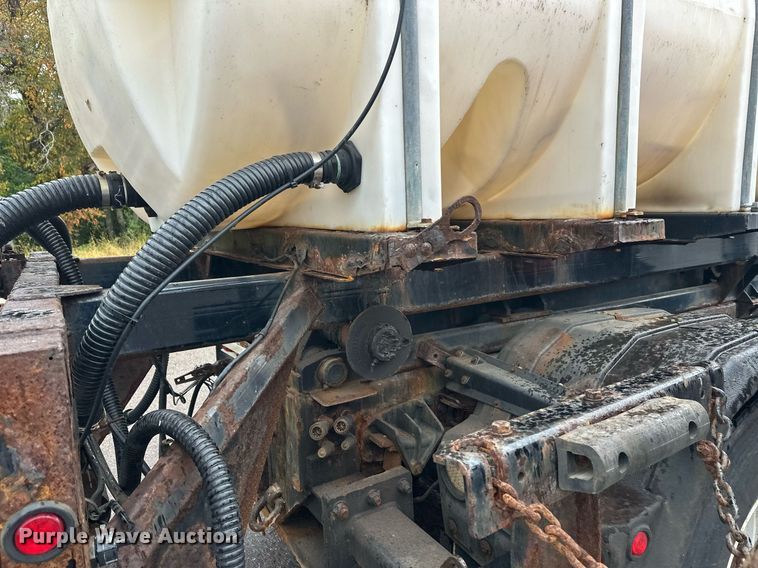 image for item EL0030 2010 International 7400 hook lift truck