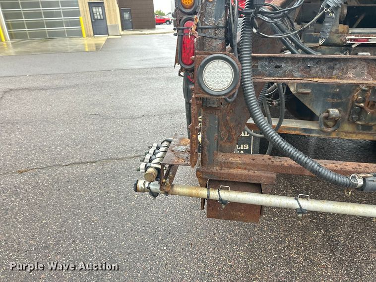 image for item EL0030 2010 International 7400 hook lift truck