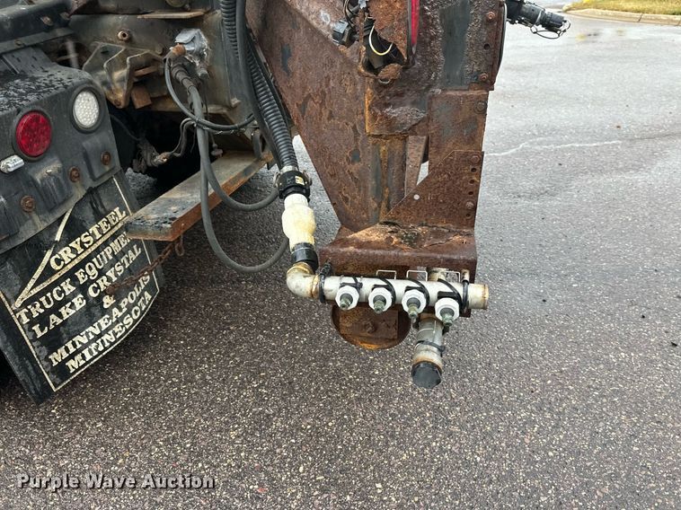 image for item EL0030 2010 International 7400 hook lift truck