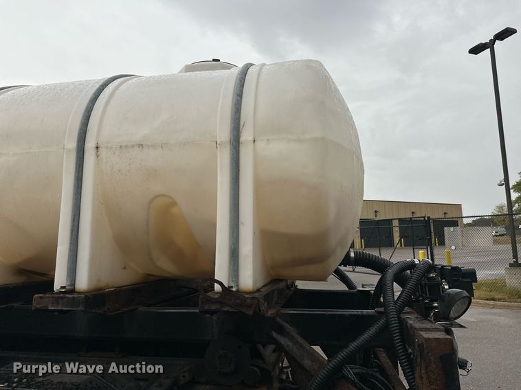 image for item EL0030 2010 International 7400 hook lift truck