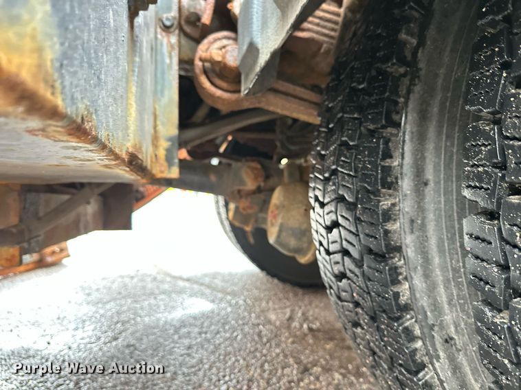 image for item EL0030 2010 International 7400 hook lift truck