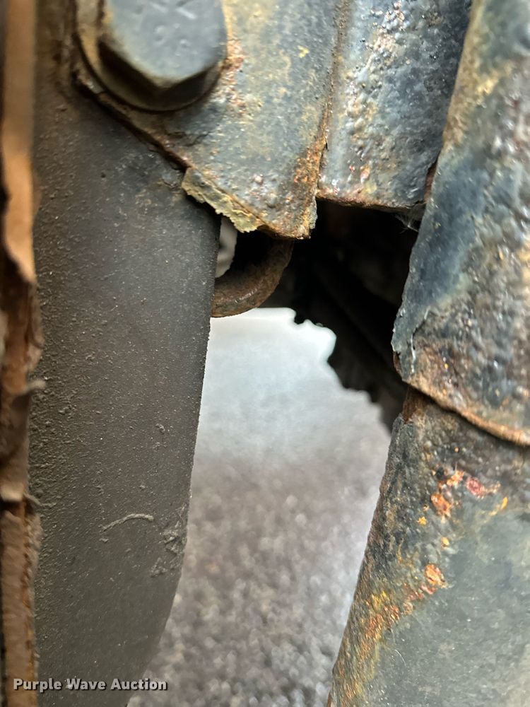 image for item EL0030 2010 International 7400 hook lift truck