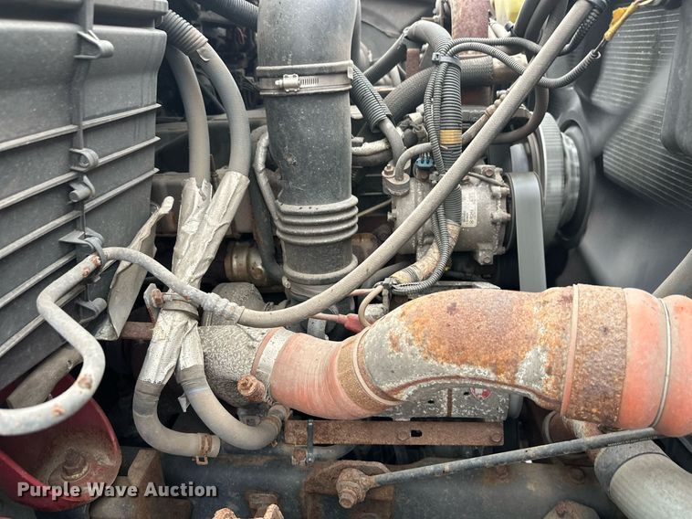 image for item EL0030 2010 International 7400 hook lift truck