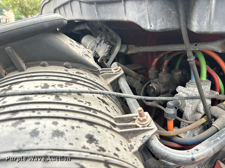 image for item EL0030 2010 International 7400 hook lift truck