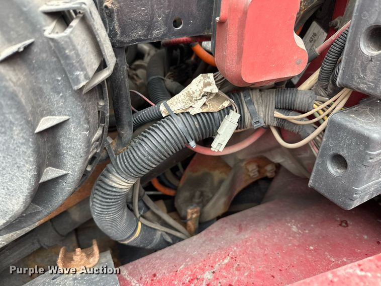 image for item EL0030 2010 International 7400 hook lift truck