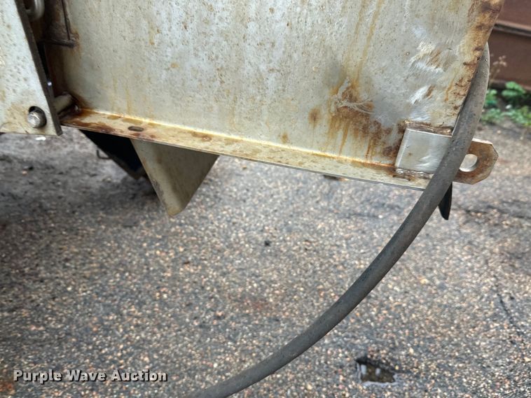 image for item EL0030 2010 International 7400 hook lift truck