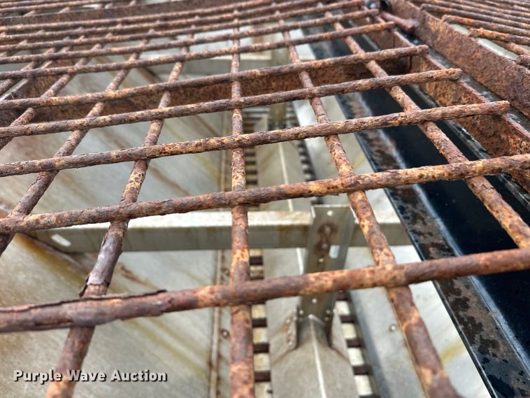 image for item EL0030 2010 International 7400 hook lift truck