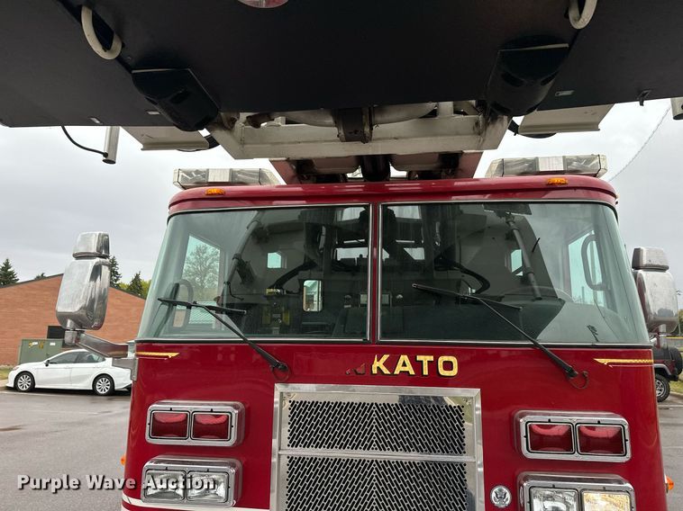 image for item EL0031 2005 Pierce Dash aerial platform fire truck