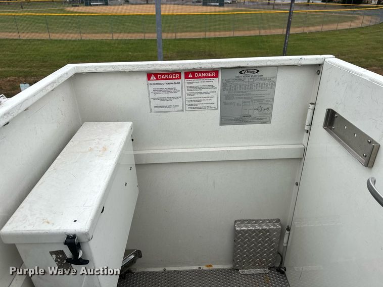 image for item EL0031 2005 Pierce Dash aerial platform fire truck