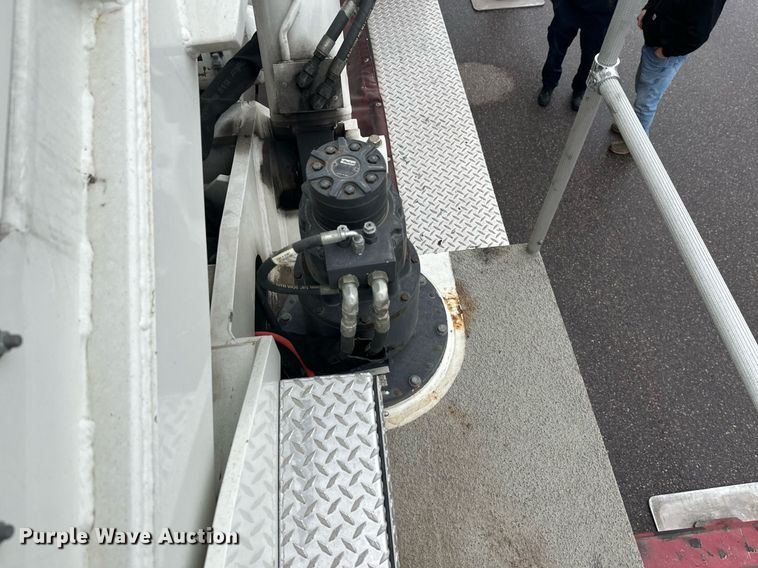 image for item EL0031 2005 Pierce Dash aerial platform fire truck