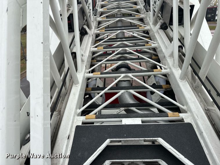 image for item EL0031 2005 Pierce Dash aerial platform fire truck