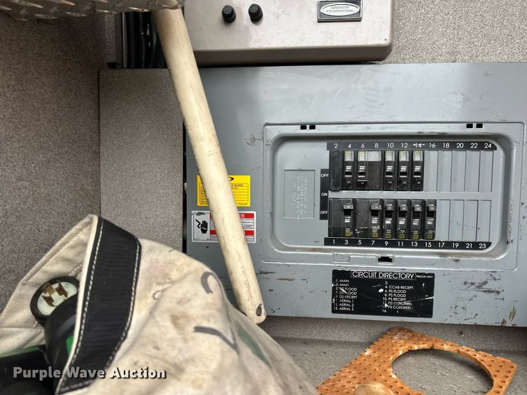 image for item EL0031 2005 Pierce Dash aerial platform fire truck