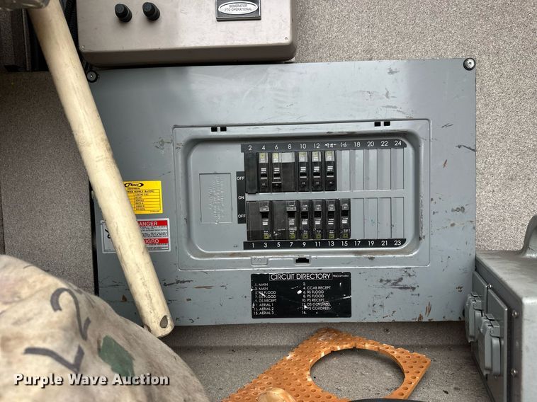 image for item EL0031 2005 Pierce Dash aerial platform fire truck