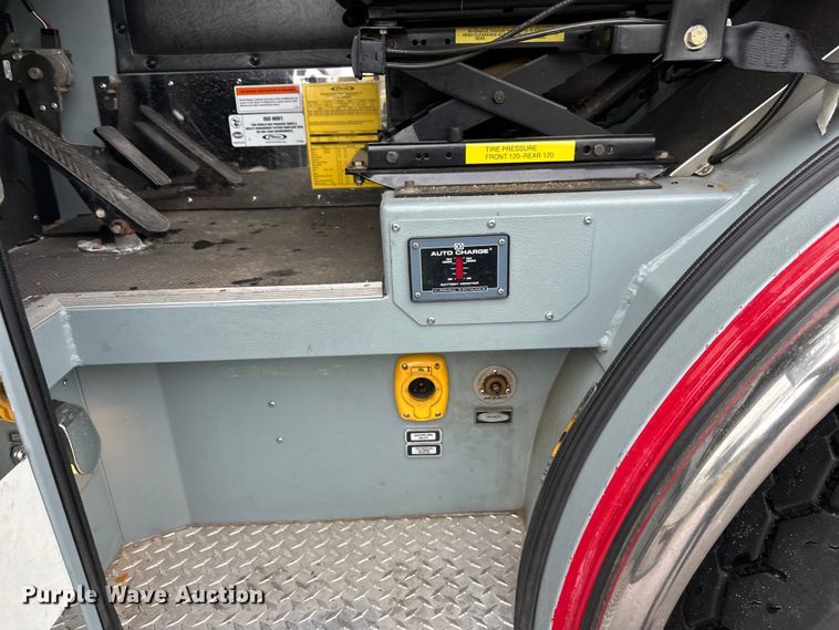 image for item EL0031 2005 Pierce Dash aerial platform fire truck