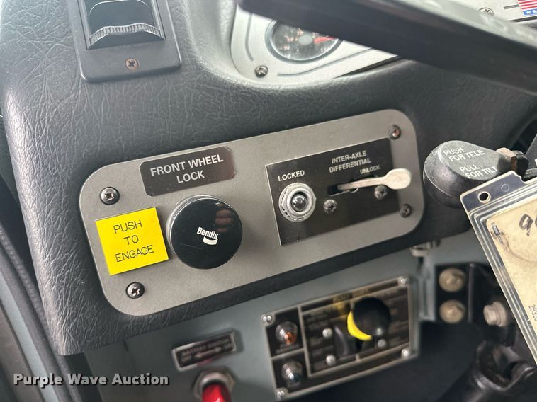 image for item EL0031 2005 Pierce Dash aerial platform fire truck