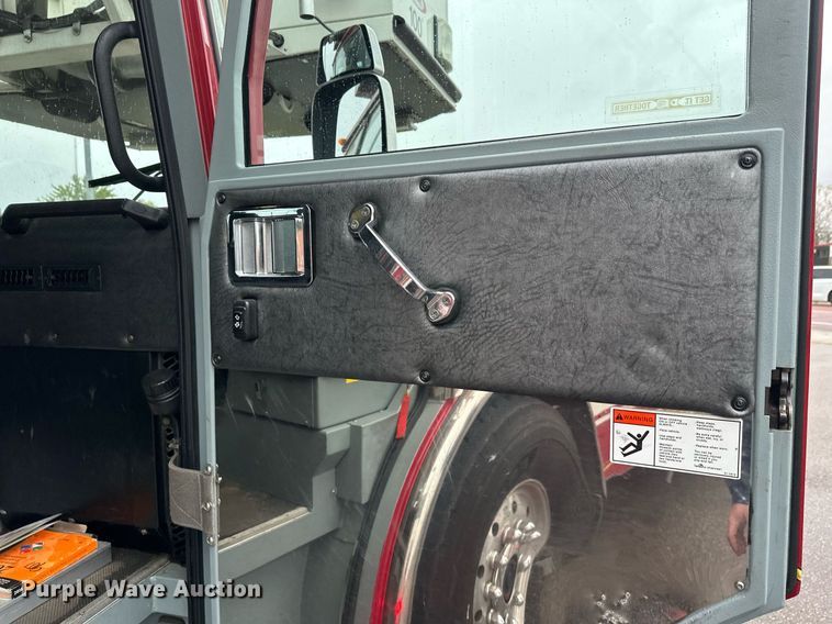 image for item EL0031 2005 Pierce Dash aerial platform fire truck