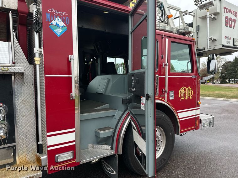 image for item EL0031 2005 Pierce Dash aerial platform fire truck