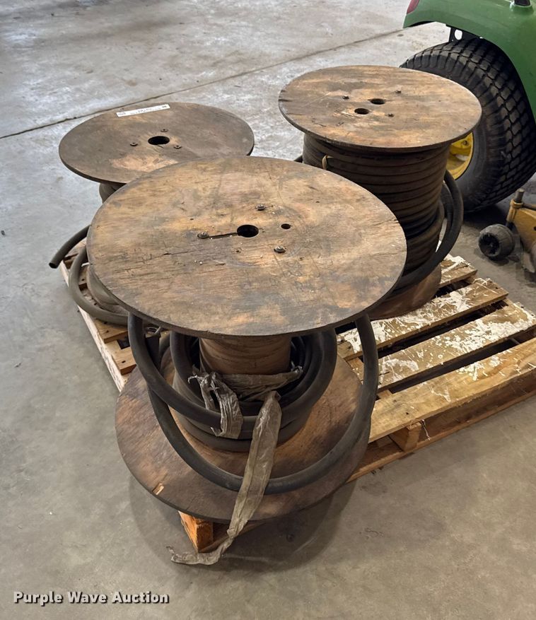 image for item EM2404 (3) spools of hydraulic hose