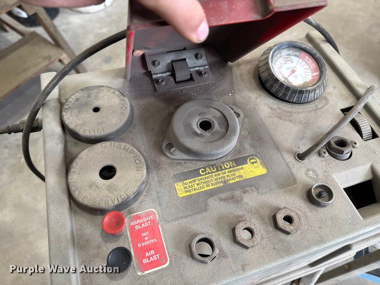 image for item EM2405 Tools