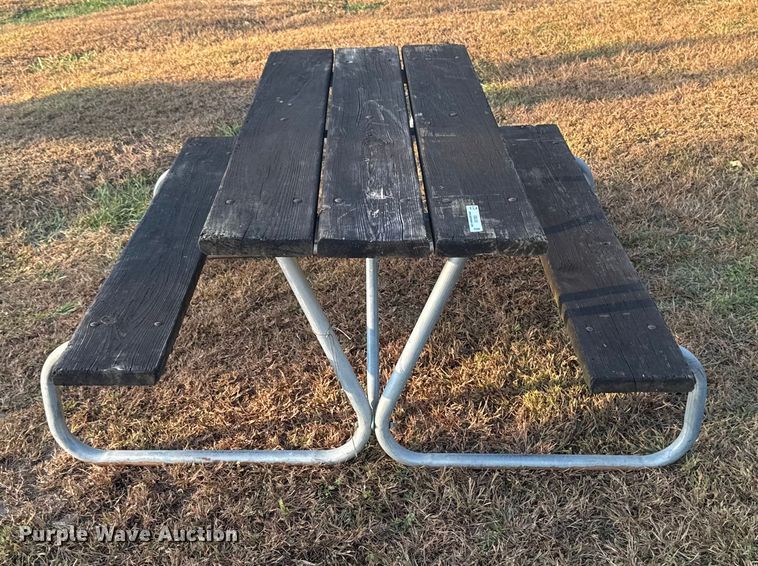 image for item EM2438 (12) picnic tables