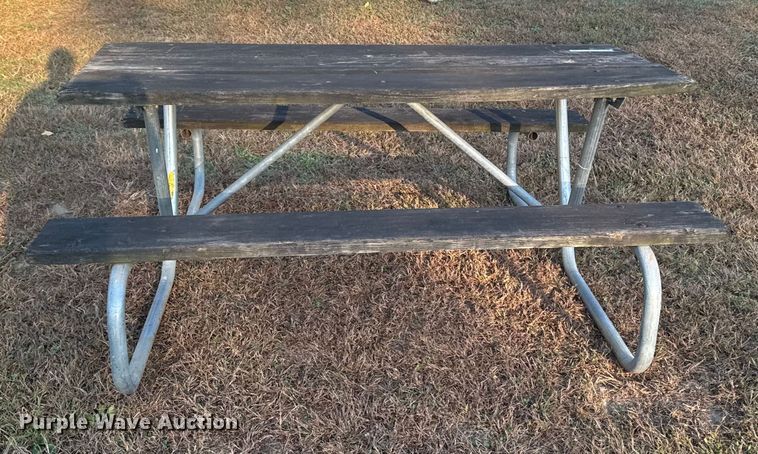 image for item EM2438 (12) picnic tables