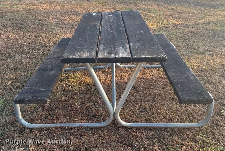 image for item EM2438 (12) picnic tables