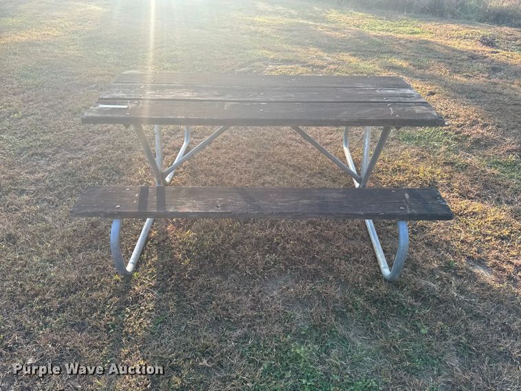 image for item EM2438 (12) picnic tables