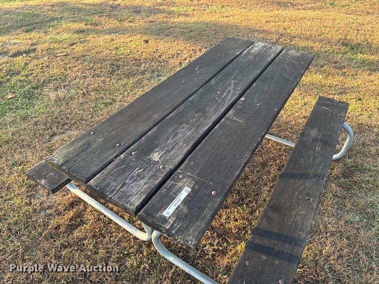 image for item EM2438 (12) picnic tables