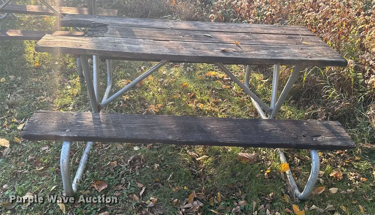 image for item EM2439 (16) picnic tables