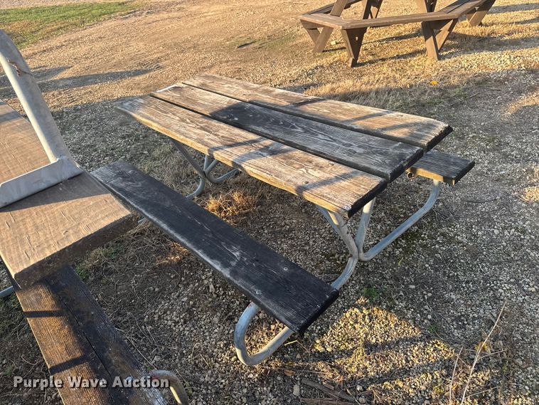 image for item EM2440 (16) picnic tables