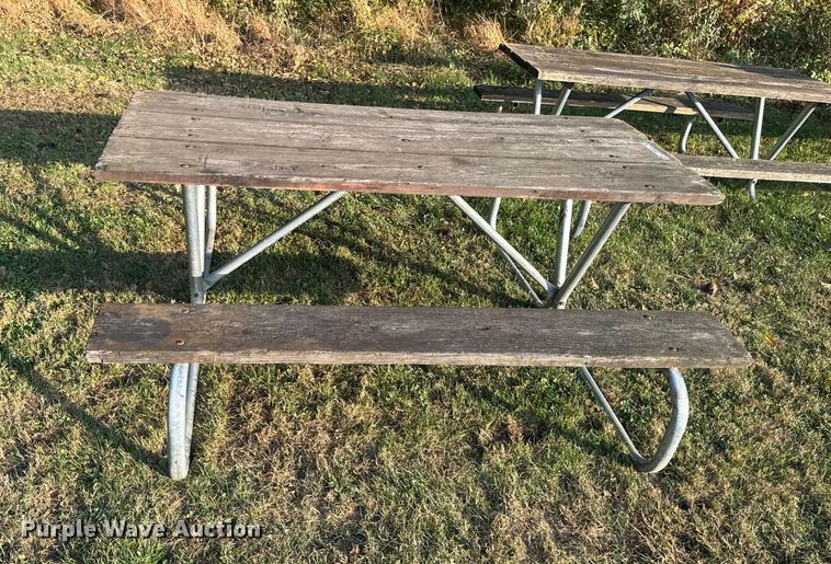 image for item EM2441 (10) picnic tables