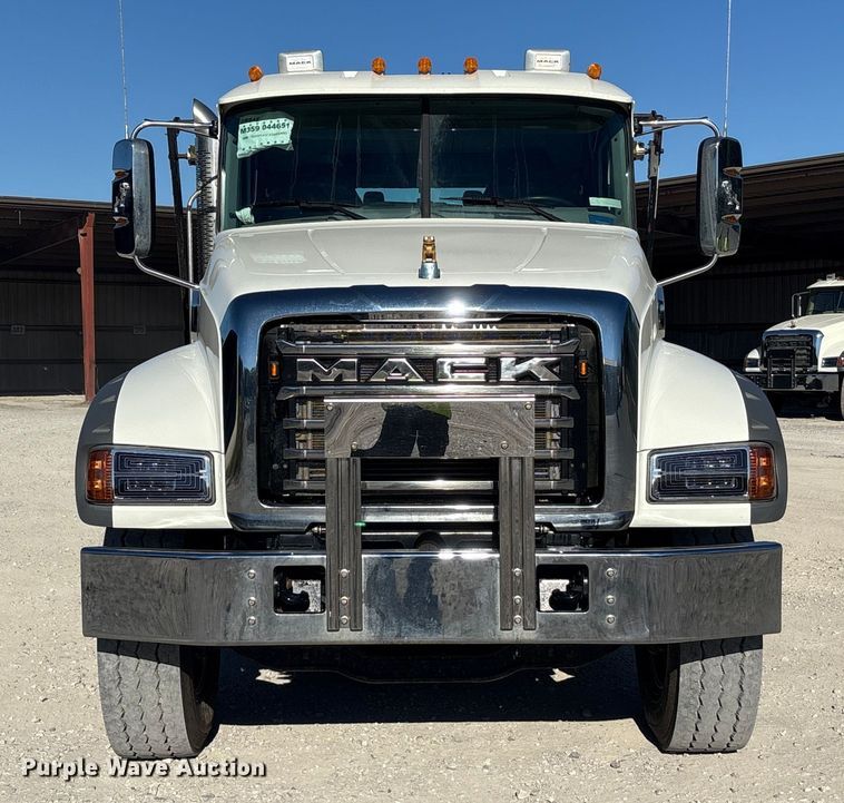 image for item EM6122 2025 Mack GR64F roll-off container truck