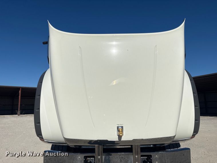 image for item EM6122 2025 Mack GR64F roll-off container truck