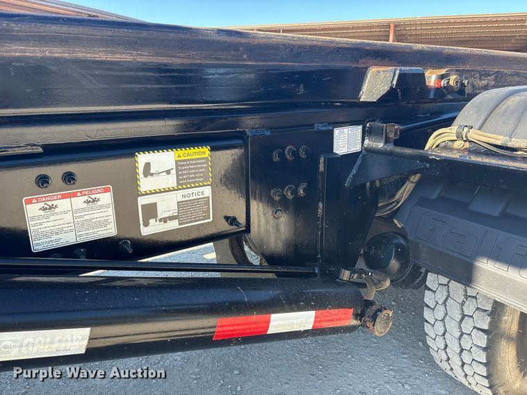 image for item EM6122 2025 Mack GR64F roll-off container truck