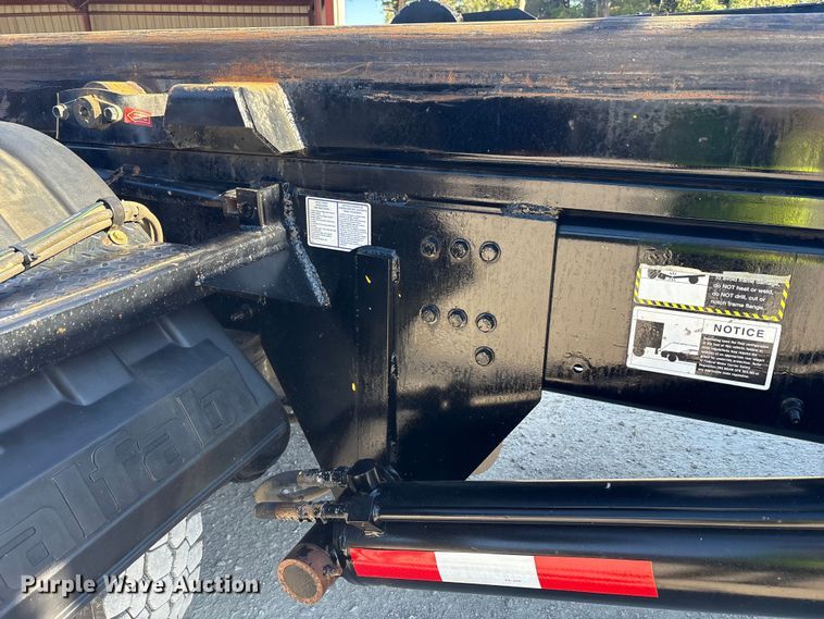 image for item EM6122 2025 Mack GR64F roll-off container truck