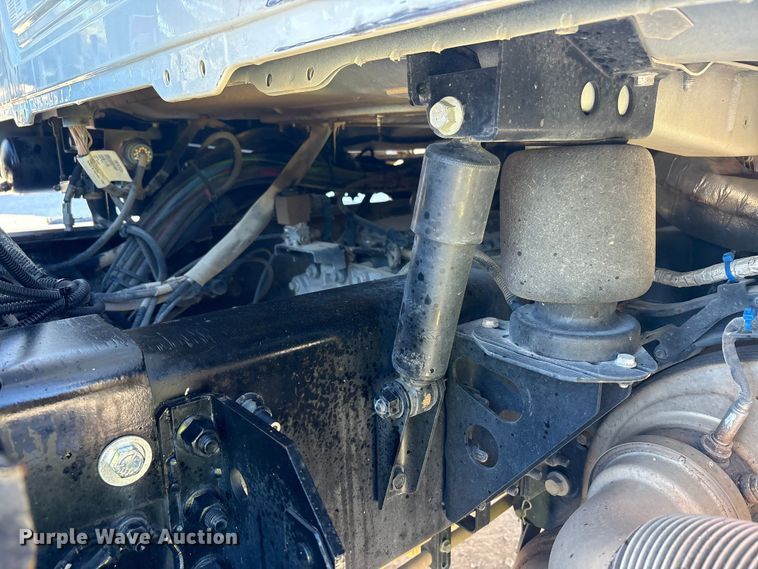 image for item EM6122 2025 Mack GR64F roll-off container truck