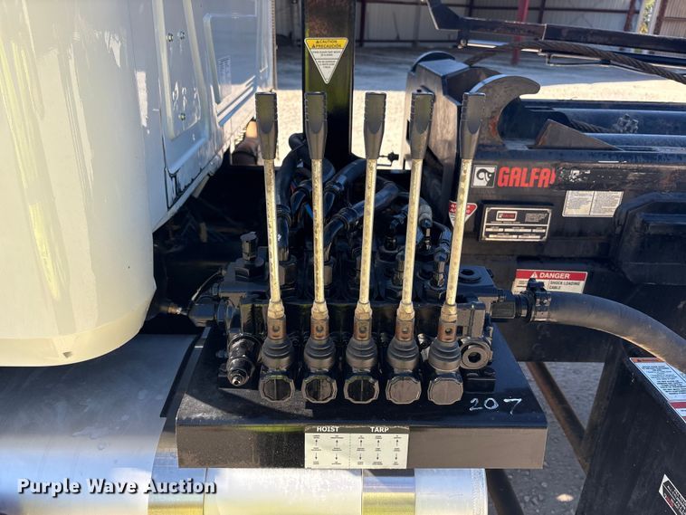 image for item EM6122 2025 Mack GR64F roll-off container truck