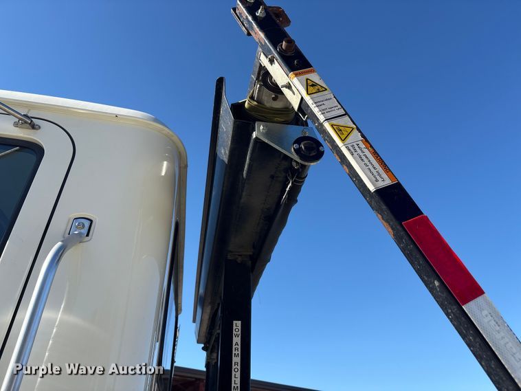 image for item EM6122 2025 Mack GR64F roll-off container truck