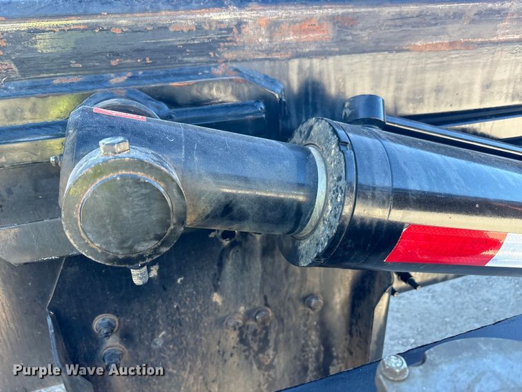 image for item EM6122 2025 Mack GR64F roll-off container truck