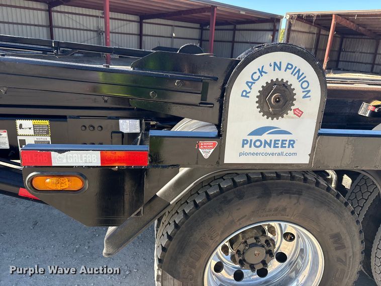 image for item EM6122 2025 Mack GR64F roll-off container truck